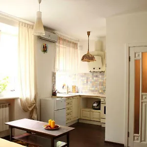 Charming Quiet Studio Near The River , Киев Украина